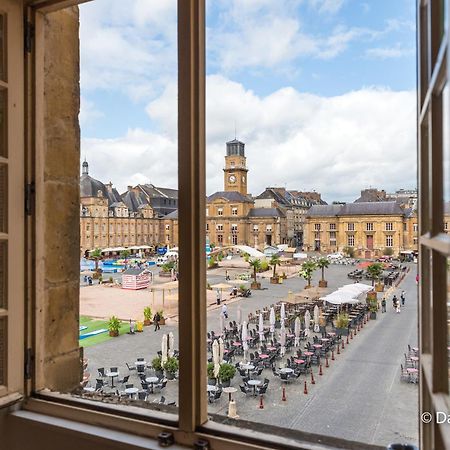 Suites Mana - Matahina Avec Vue Superbe Sur La Place Ducale Et Parking Prive Inclus Charleville-Mézières Buitenkant foto